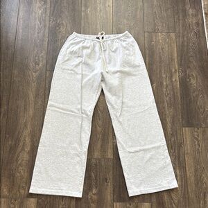 Women’s Brandy Melville Light Grey Baggie Sweats / Sweatpants - One Size - GREAT